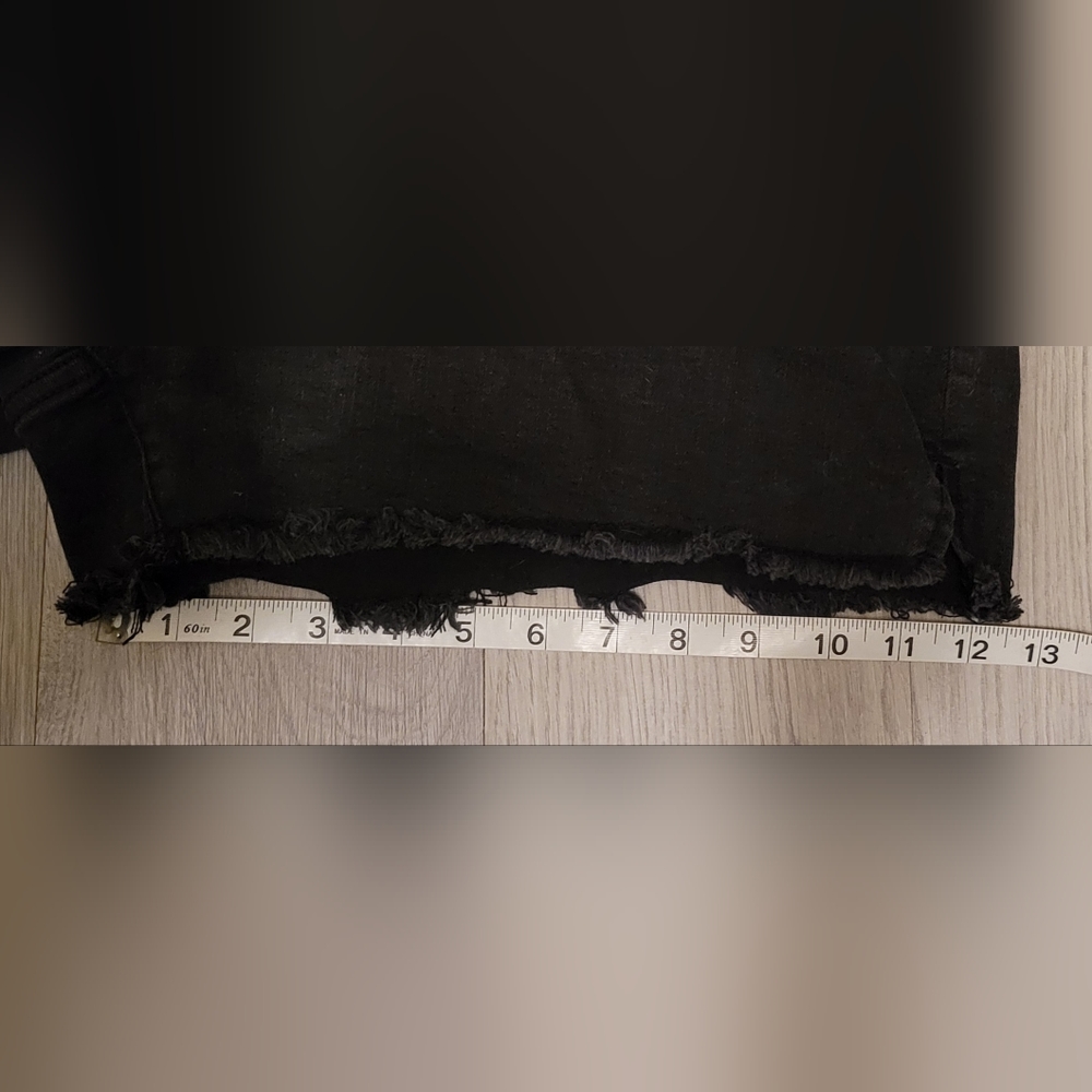 Time & Tru, frayed booty jean shorts, black, Size 16, High Rise - Picture 9 of 11